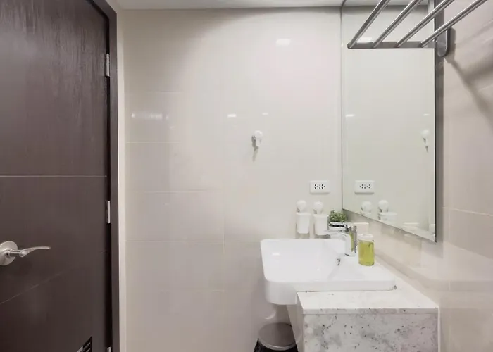 Apartahotel Park Mckinley West 1br Manila