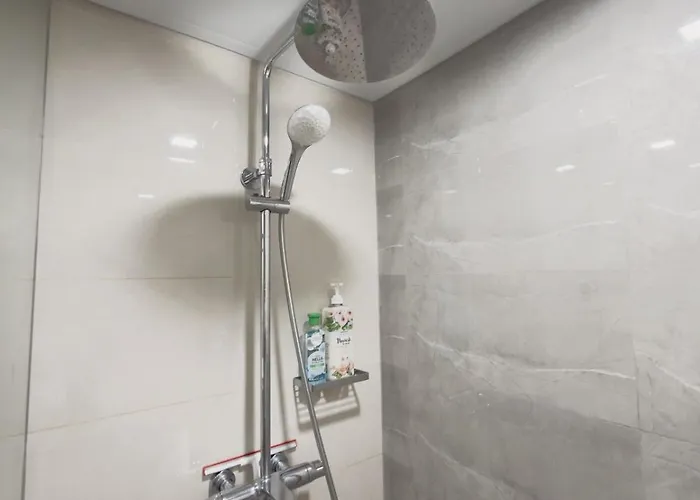 Park Mckinley West 1br Manila